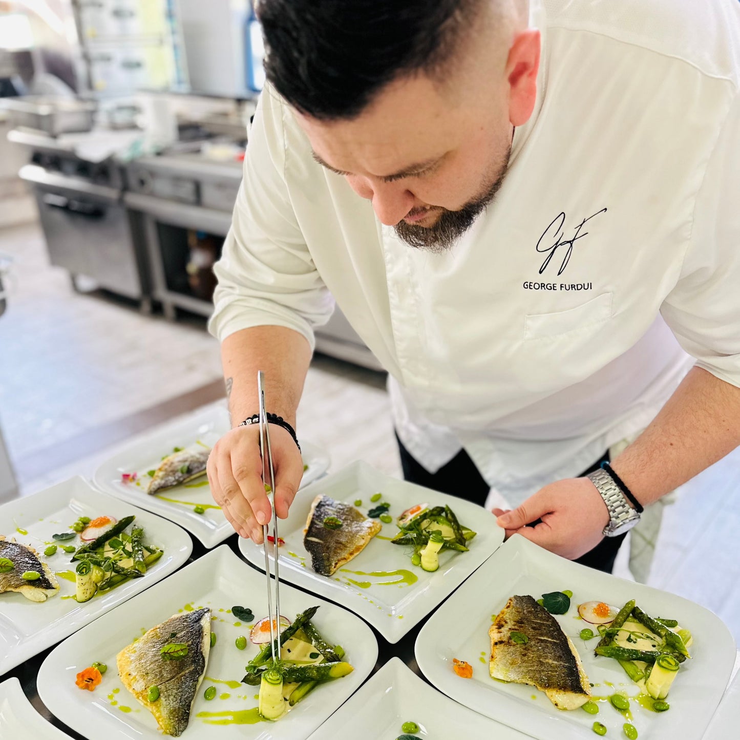 Evenimente Private: "Creează experiențe culinare extraordinare"